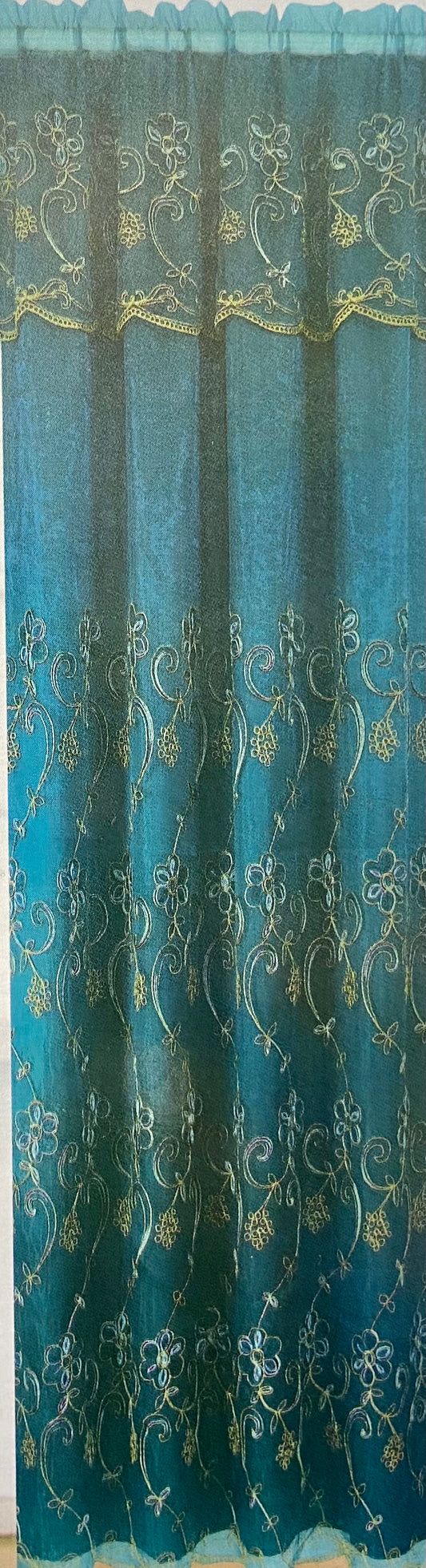 Dorothy Curtain with Attached Valance